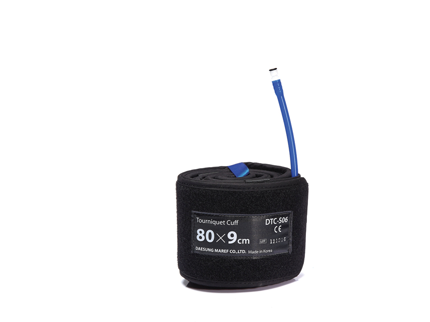 Bez saspiešanas viena manžete 80 x 9 cm.Augšstilbam M.Zils.Rezerves