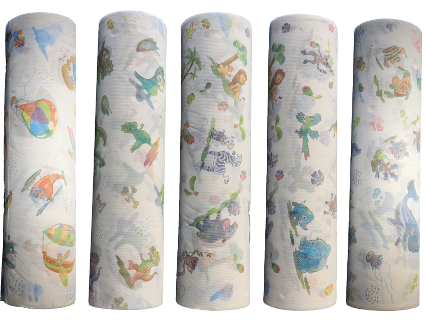 Mikroembosēts, līmēts, 2 slāņu pediatriskais gultas papīra ruļlis. 46m x 50cm